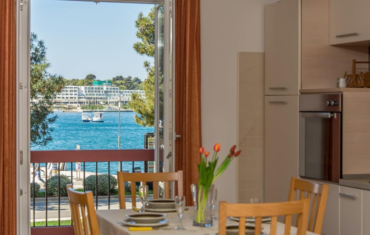 Apartment Riva Porec Bagian luar foto