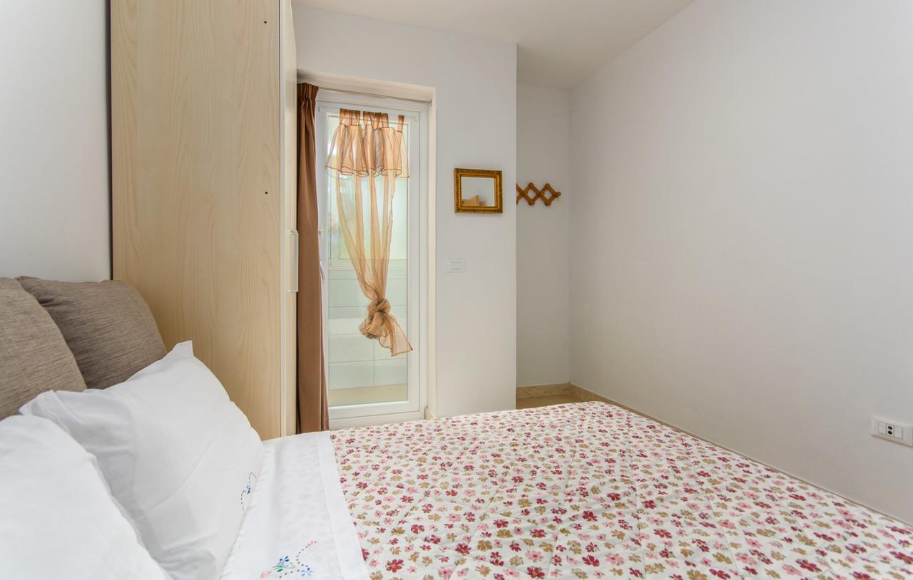 Apartment Riva Porec Bagian luar foto