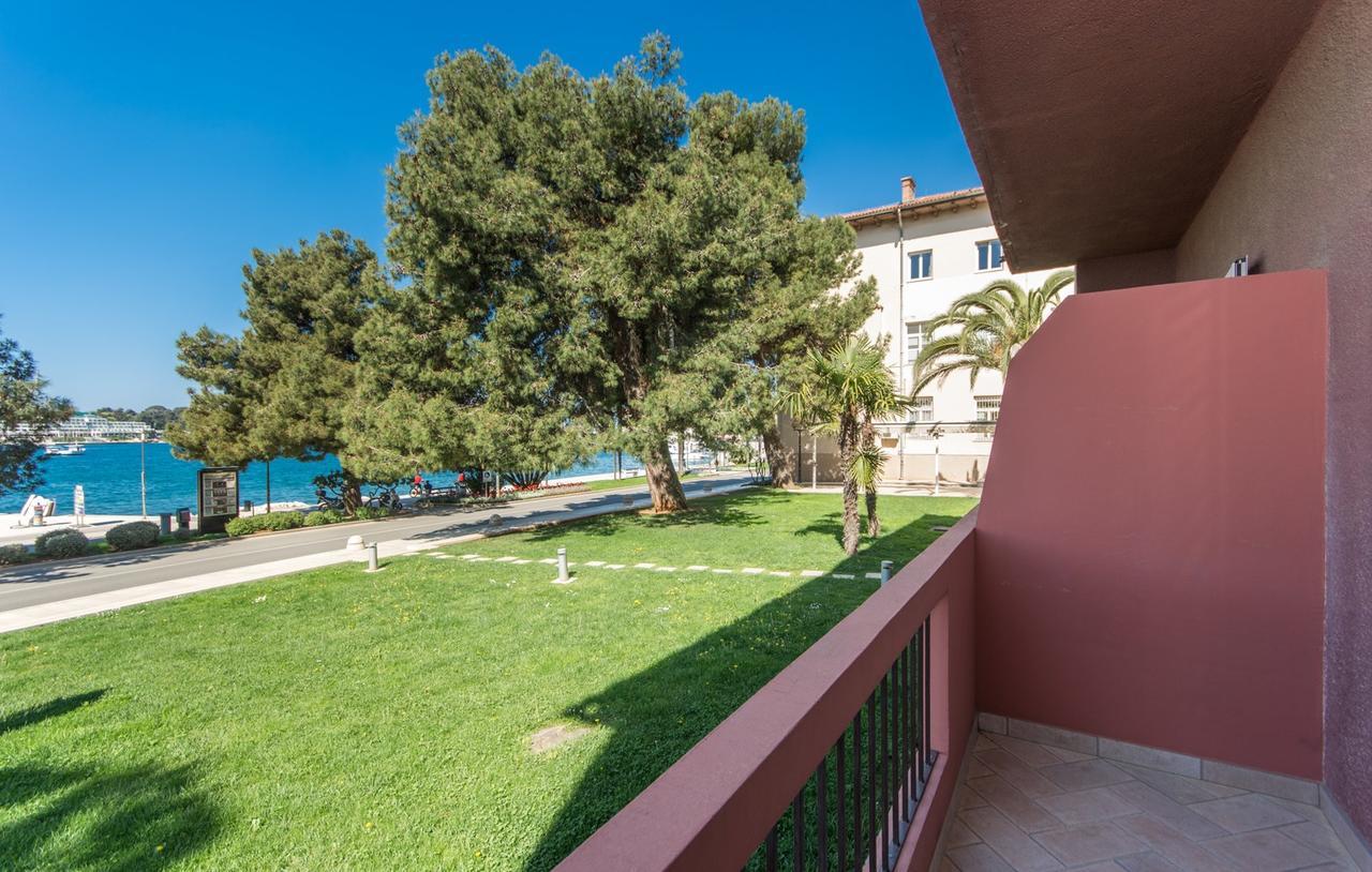 Apartment Riva Porec Bagian luar foto