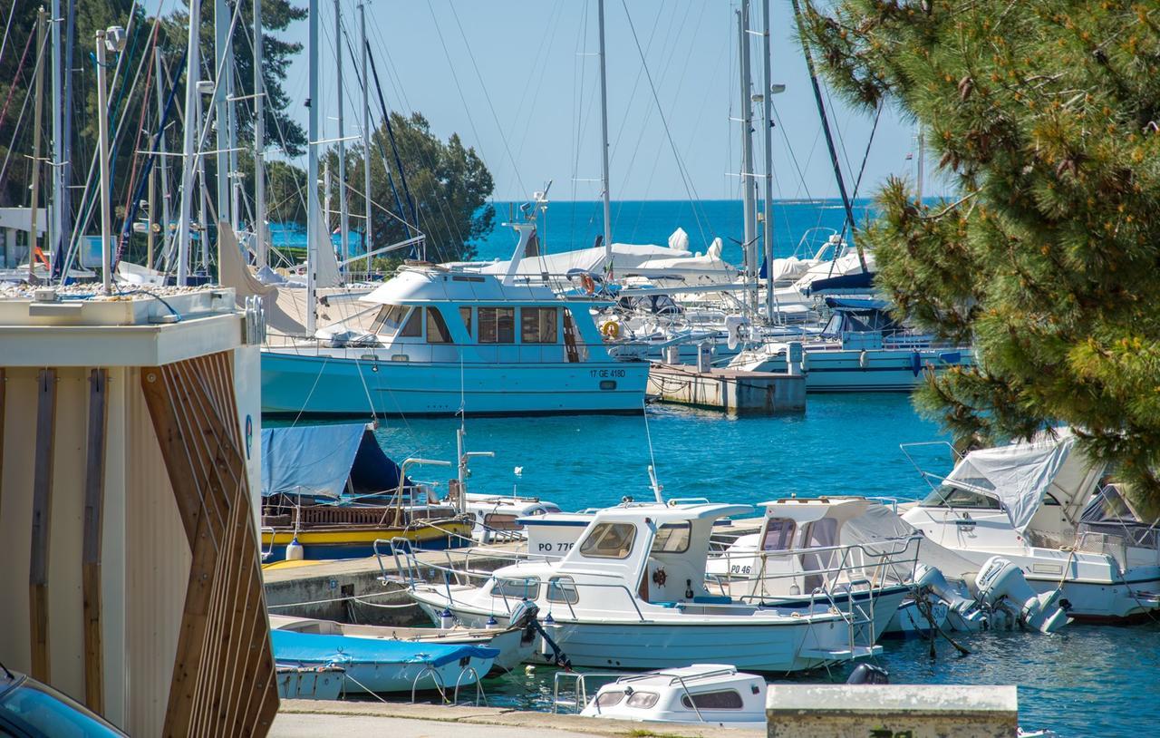 Apartment Riva Porec Bagian luar foto