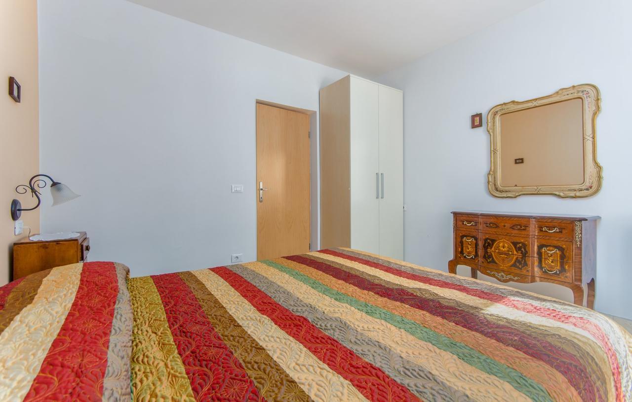 Apartment Riva Porec Bagian luar foto