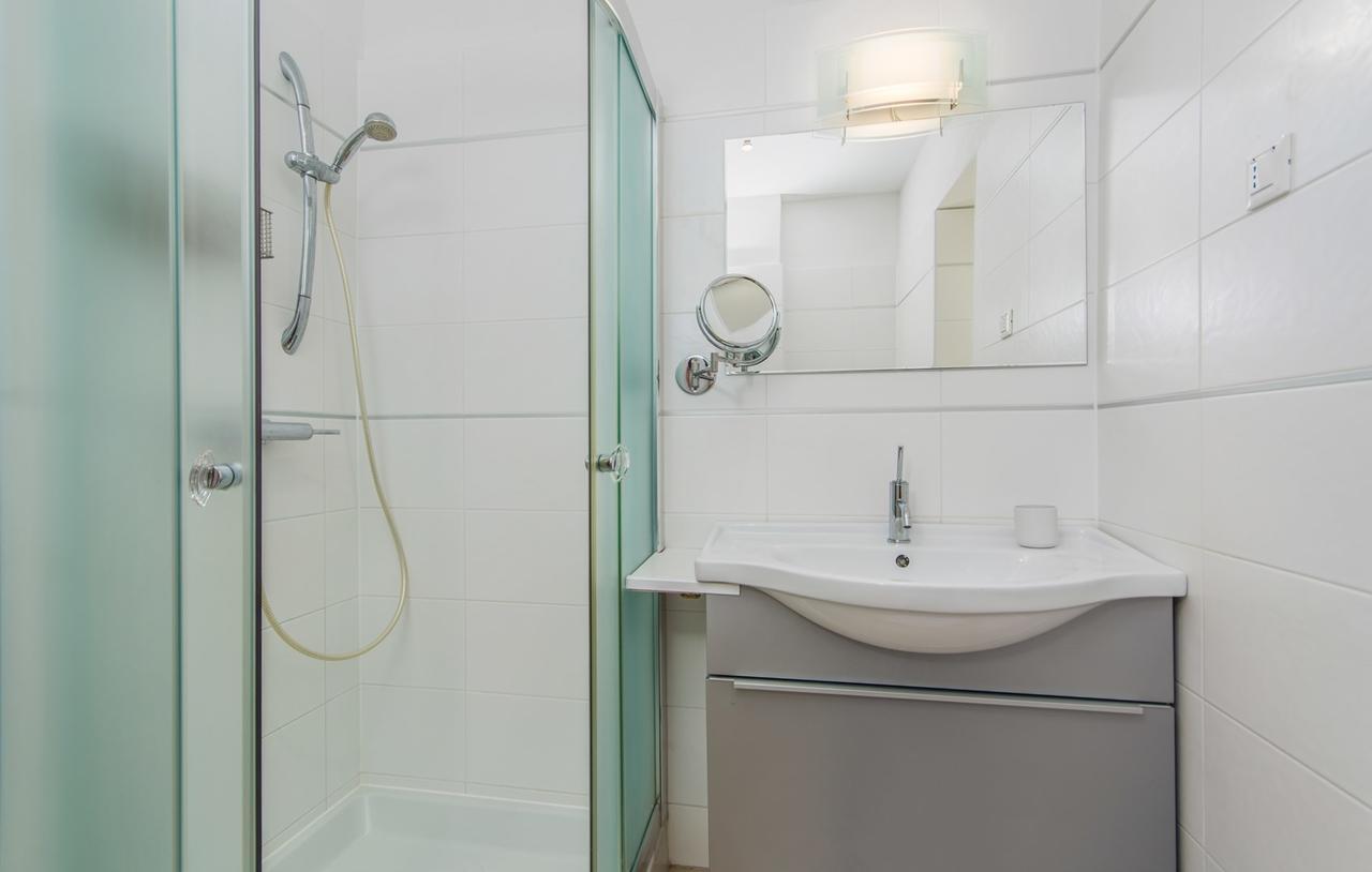Apartment Riva Porec Bagian luar foto