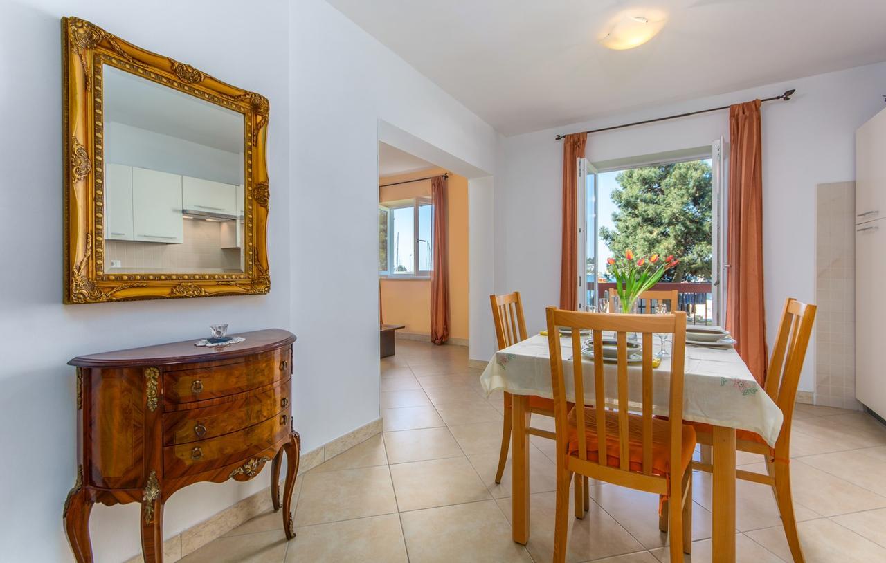Apartment Riva Porec Bagian luar foto