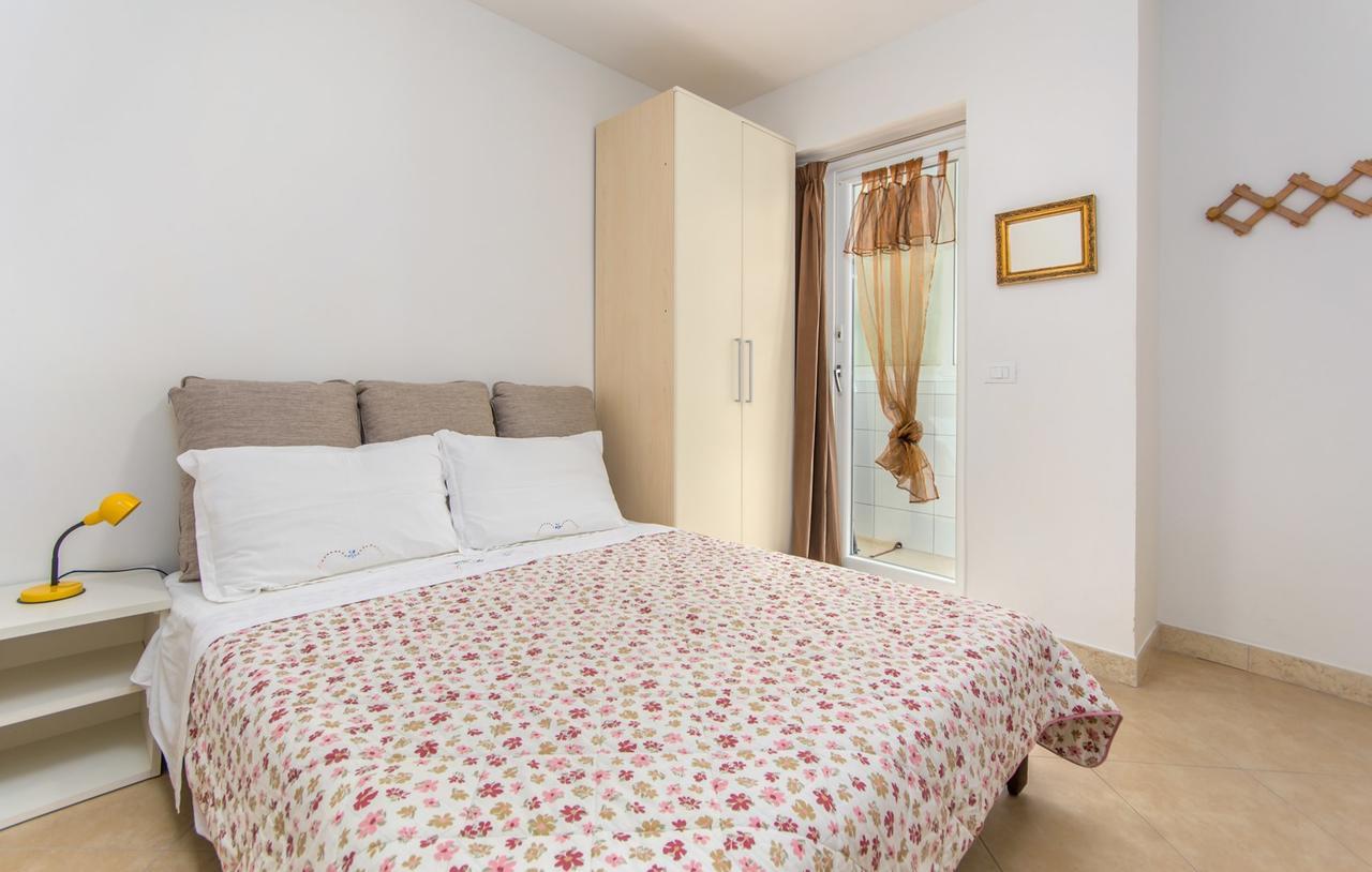 Apartment Riva Porec Bagian luar foto